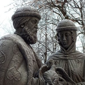 Памятник Петру и Февронии